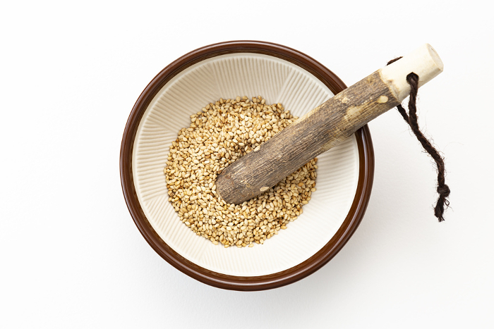 Mortar and roasted sesame seeds