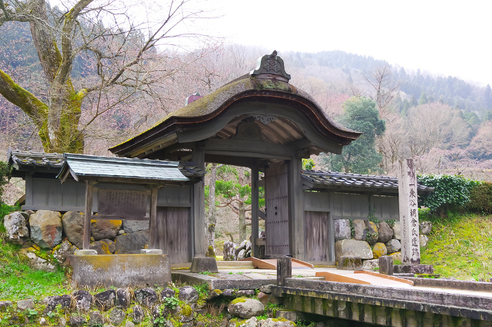 Karamon gate at the ruins of the Ichijodani Asakura clan