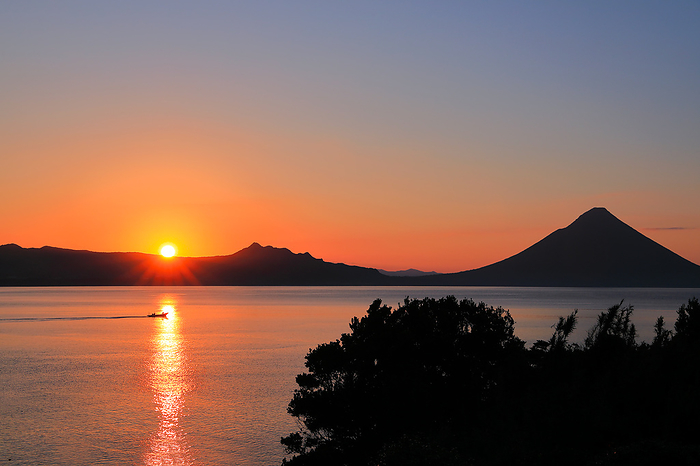 Mt. Kaimon and morning sun