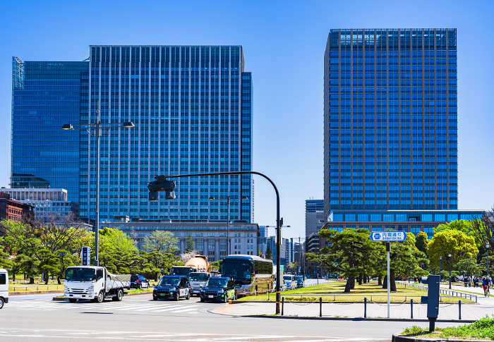Uchibori Dori 301, Marunouchi Nijubashi Building (Mitsubishi Heavy Industries) and Meiji Seimei Kan (Meiji Yasuda Seimei Kan)