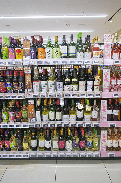 Supermarket job photographed in 2024   display shelves of domestic wines March 2024 Chofu shi, Tokyo Whinageya Chofu Sengawa