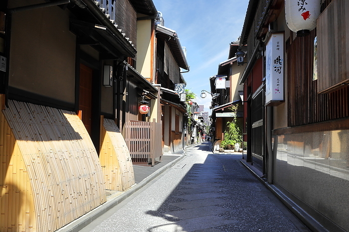 Houses in Ponto-cho where utility poles have been removed Kyoto City, Kyoto Prefecture