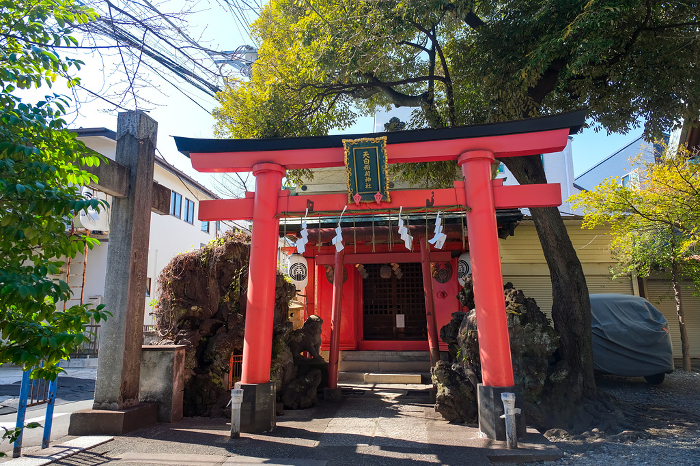 Tenpaku Inari Shrine, a branch of Suga Shrine, Shinjuku-ku, Tokyo