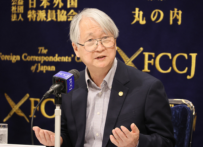 Toshio Kojima, former aide of Tokyo Governor Yuriko Koike speaks at the FCCJ about Koike s false statement of her academic record April 17, 2024, Tokyo, Japan   Toshio Kojima, a Japanese lawyer and former aide of Tokyo Governor Yuriko Koike speaks at the Foreign Correspondents  Club of Japan in Tokyo on Wednesday, April 17, 2024. Kojima, former senior official of Koike s party Tomin First no Kai,  said about Koike s false statement of her academic record of Cairo University gradiation in an interview of a monthly magazine Bungeishunju.      photo by Yoshio Tsunoda AFLO 