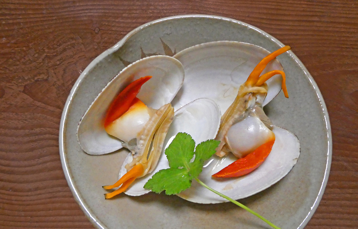 A photo of the sudare mussel, which has a supple texture and rich flavor.