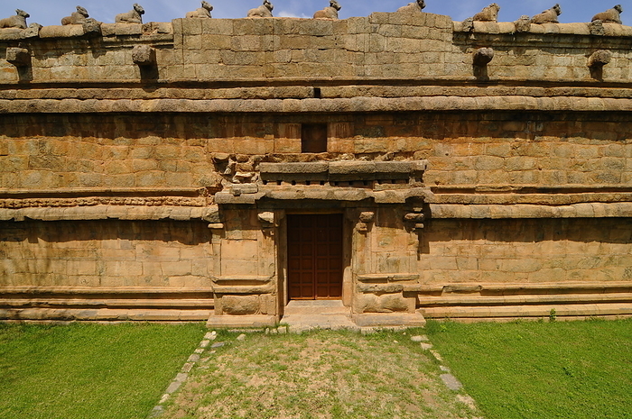 Vimana Hindu temple, Thanjavur, India Hindu temple, Thanjavur, UNESCO World Heritage Site, Tamil Nadu, India, Asia, by Michael Szafarczyk