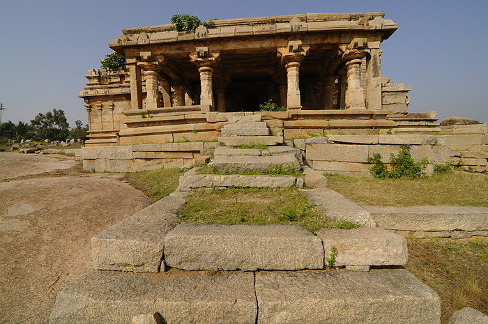 Shiva Temple on Hemakuta Hill, Hampi, India Shiva Temple on Hemakuta Hill, Hampi, UNESCO World Heritage Site, Karnataka, India, Asia, by Michael Szafarczyk