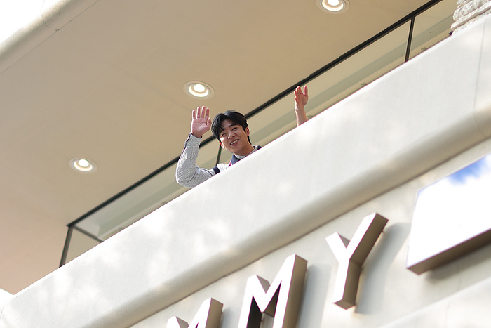 Choi Jung hyup at an event held in Tokyo. Korean actor Chae Jong Hyeop visits TOMMY HILFIGER Omotesando store for  People s place,  an event celebrating the first anniversary of the store s reopening. Waving to fans gathered from the balcony, photographed on April 17, 2024.  Photo by Pasya AFLO 