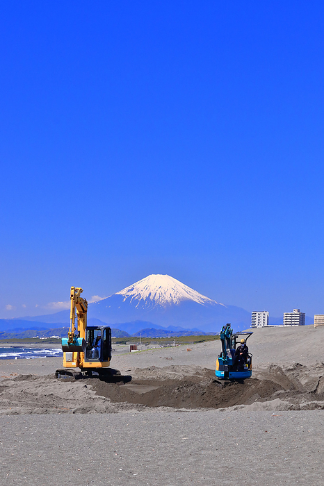 Kanagawa Excavator and Mt.