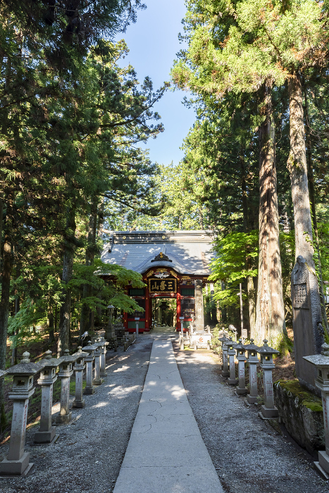 Zuijinmon Gate, Sambine Shrine, Chichibu City, Saitama Prefecture