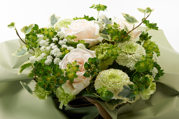Beautiful bouquet of white roses