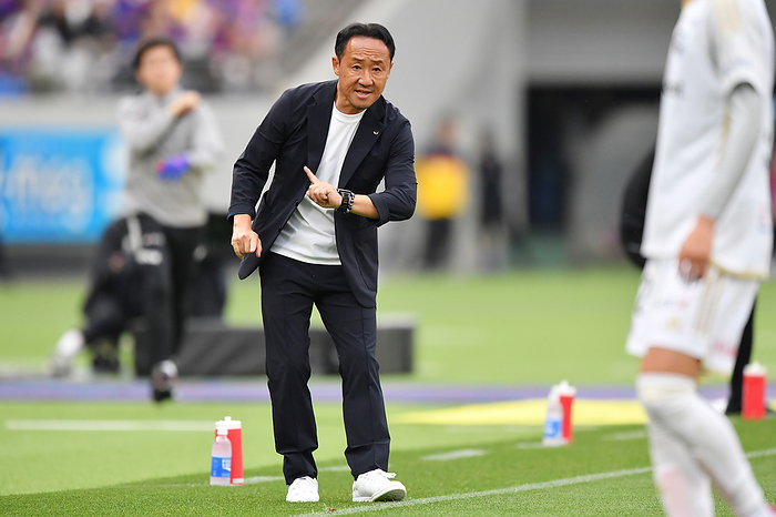 2024 J1 League FC Machida Zelvia head coach Go Kuroda during the 2024 J1 League match between FC Tokyo 1 2 FC Machida Zelvia at Ajinomoto Stadium in Tokyo, Japan, April 21, 2024.  Photo by AFLO 