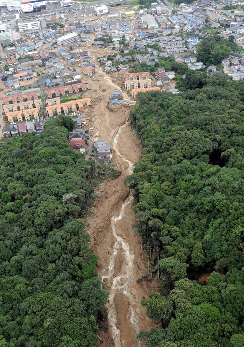 Record local rainfall in Hiroshima Many dead in landslide The scene of a landslide caused by heavy rain in Yagi, Asaminami Ward, Hiroshima City, on the morning of August 20, 2014. Photo taken at 8:38 a.m. from a helicopter at the head office
