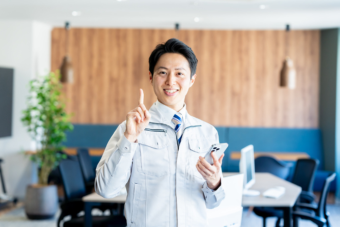 Japanese businessperson in work clothes （Male / People)