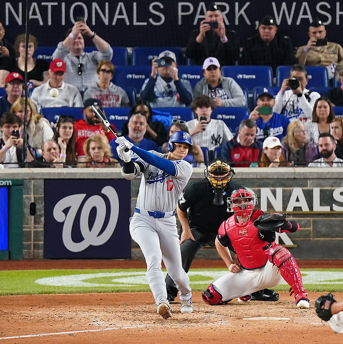 2024 MLB Ohtani 2nd double of the day Nationals vs. Dodgers: Shohei Ohtani hits a timely double to right center with two outs in the 8th inning for the Dodgers, April 23, 2024 date 20240424 place Washington, DC, USA