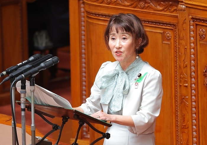 Plenary Session of the House of Councillors Akemi Matsuno, questioning at a plenary session of the House of Councillors