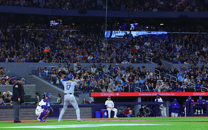 2024 MLB  Blue Jays Dodgers Otani stands up to bat amid boos in the first inning  Photo by Takahiro Mitsuyama  Shooting Date 20240426