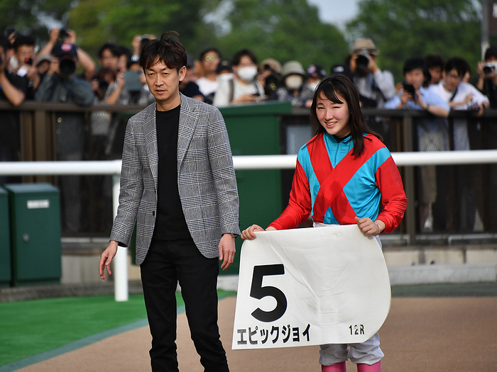 2024 Manami Nagashima, 4 years old and up, 2 win class, first win at Tokyo Racecourse April 28, 2024 Horse Racing Race 12R 1, No. 5, Epic Joy Manami Nagashima  right  and trainer Koshiro Takeshi win their first race at Tokyo Racecourse.