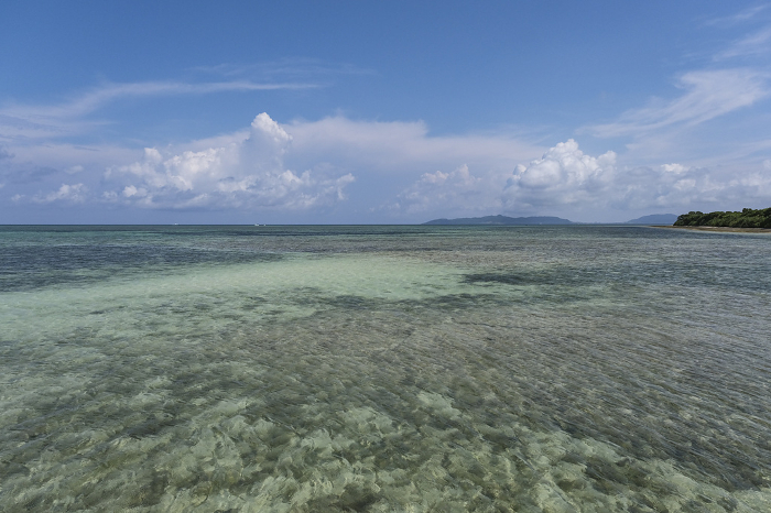 The clear sea seen from the west pier of Taketomi Island