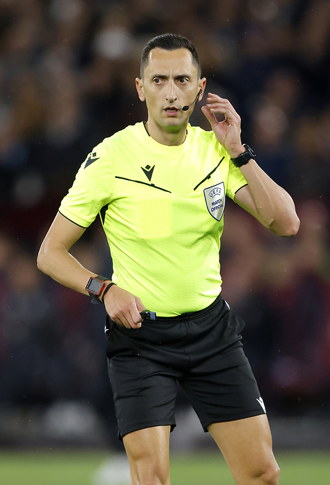 West Ham United FC v Bayer 04 Leverkusen: Quarter Final Second Leg   UEFA Europa League 2023 24 Referee Jose Maria Sanchez in action during the UEFA Europa League 2023 24 Quarter Final second leg match between West Ham United FC and Bayer 04 Leverkusen at Olympic Stadium on April 18, 2024 in London, England.   WARNING  This Photograph May Only Be Used For Newspaper And Or Magazine Editorial Purposes. May Not Be Used For Publications Involving 1 player, 1 Club Or 1 Competition Without Written Authorisation From Football DataCo Ltd. For Any Queries, Please Contact Football DataCo Ltd on  44  0  207 864 9121