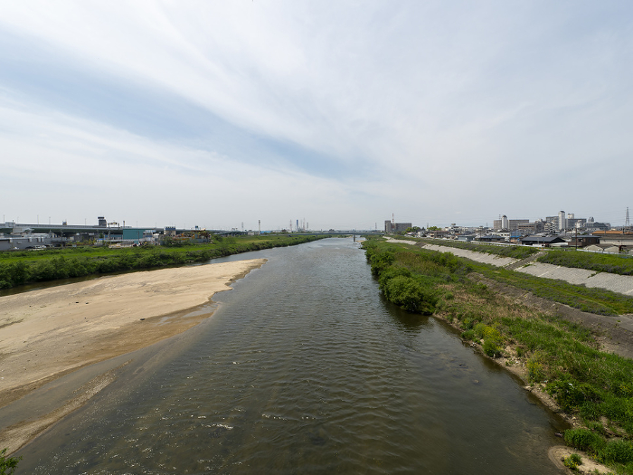 View along the Yamato River from the bridge