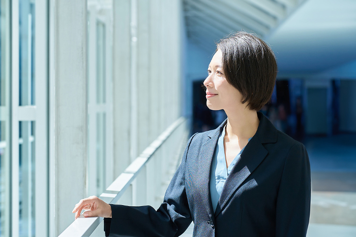 Portrait of Japanese businesswoman (Female / People)