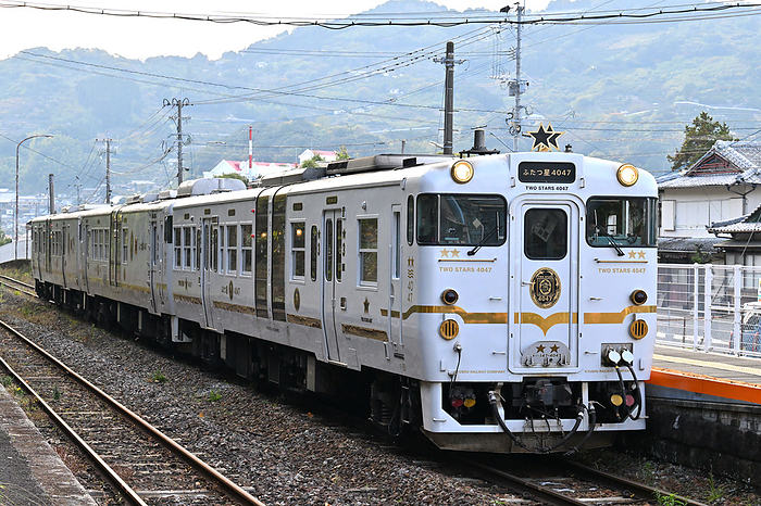 Nagasaki Nagasaki Main Line Sightseeing Train Futatsuboshi 4047 Taken at Okusa Station