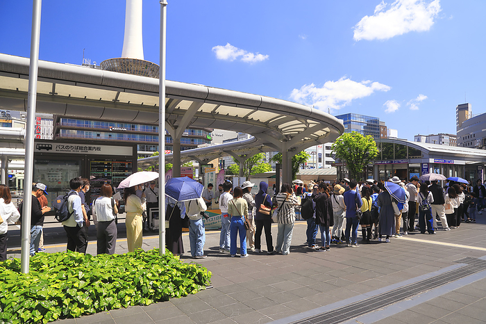 Queues for buses in front of Kyoto Station during Golden Week Kyoto Prefecture