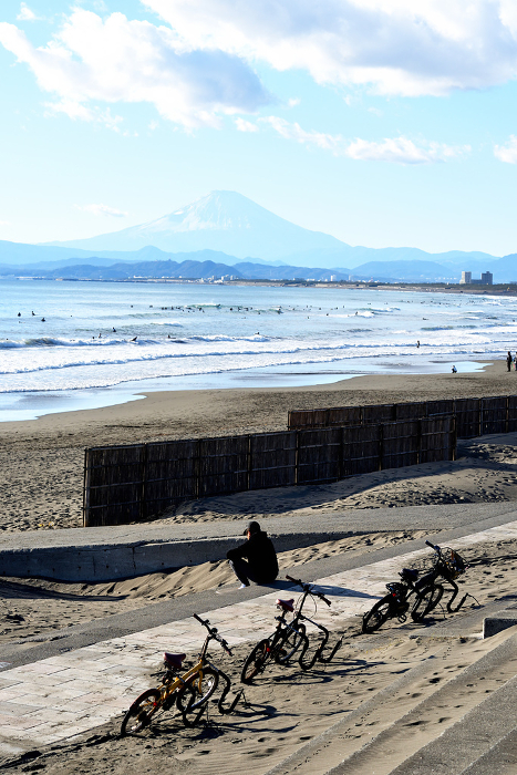 Shonan coast with clear skies and a view of Mt.
