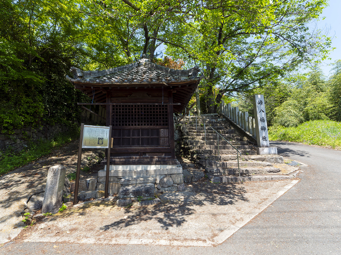 Touge Hachiman Shrine along the Tatsuta Old Road