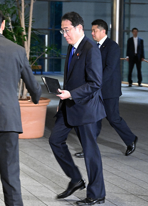 Prime Minister Fumio Kishida exits the Prime Minister s Office after responding to reporters. Prime Minister Fumio Kishida leaves the Prime Minister s Office after responding to reporters at 6:32 p.m. on May 7, 2024, in Chiyoda Ward, Tokyo  photo by Akihiro Hirata.