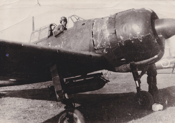Zero Fighter Type 21, Japanese mainland A Zero sen Type 21 piloted by Ensign Eizo Nakamura of the  3rd Showa Squadron  with a 250 kg bomb suspended from the Kanoya Naval Air Squadron in Kagoshima Prefecture, Japan.