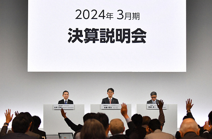 Toyota Motor Corporation Announces Financial Results Toyota Motor Corporation President Tsuneji Sato  center  and others at a press conference announcing financial results in Chuo ku, Tokyo, May 8, 2024, 3:12 p.m. Photo by Mimi Shingu.