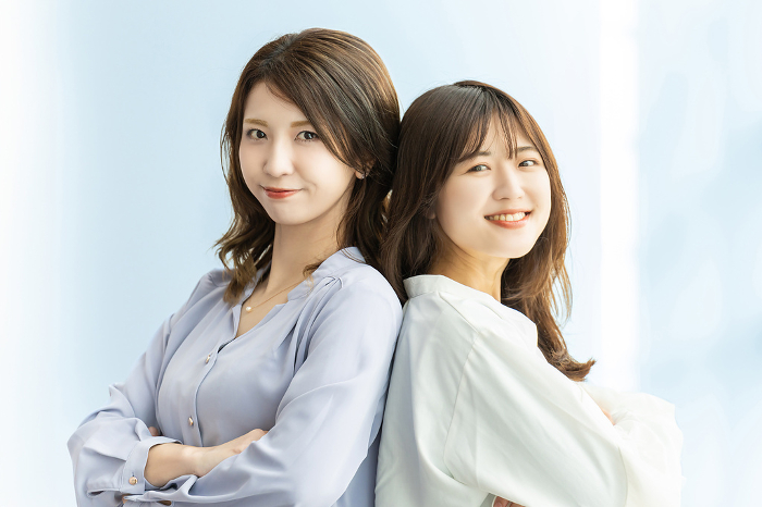 Teamwork image of two Japanese businesswomen (Female / People)