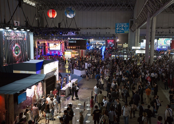 Tokyo Game Show Opens One of the world s largest trade fairs September 18, 2014, Chiba, Japan   Visitors gather at the 2014 Tokyo Game Show which opened at Makuhari Messe, east of Tokyo, on Thursday, September 18, 2014. The annual exhibition features nearly 750 games from 400 exhibitors for every type of console, smartphone and tablet. Asia s biggest gaming expo is expected to draw more than 200,000 visitors during the four day period.  Photo by AFLO 
