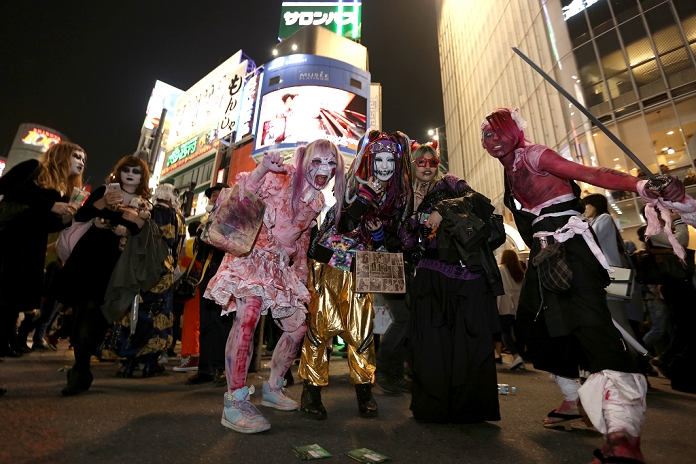 Shibuya Crowded on Halloween Overflowing with young people in costume People in costumes pose in the middle of Shibuya scramble crossing on halloween in Tokyo, Japan October 31, 2014.   Photo by Yuriko Nakao  AFLO 