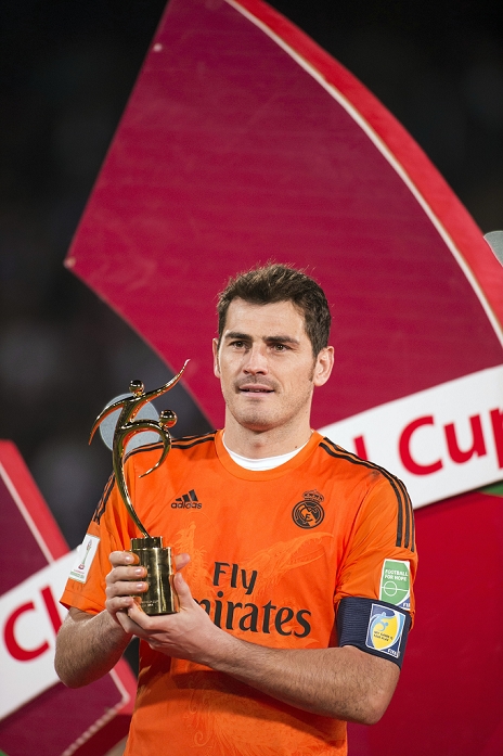 2014 FIFA Club World Cup Awards Ceremony Fair Play Award Iker Casillas  Real , DECEMBER 20, 2014   Football   Soccer : Iker Casillas of Real Madrid celebrates with the Fair Play Award trophy after winning the FIFA Club World Cup Morocco 2014 Final match between Real Madrid 2 0 San Lorenzo at Stade de Marrakech in Marrakesh, Morocco.  Photo by Maurizio Borsari AFLO   0855 