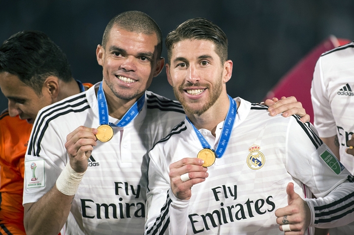 2014 FIFA Club World Cup Awards Ceremony Real Madrid Winner  L R  Pepe, Sergio Ramos  Real , DECEMBER 20, 2014   Football   Soccer : Sergio Ramos of Real Madrid celebrates with the medal after winning the FIFA Club World Cup Morocco 2014 Final match between Real Madrid 2 0 San Lorenzo at Stade de Marrakech in Marrakesh, Morocco.  Photo by Maurizio Borsari AFLO   0855 