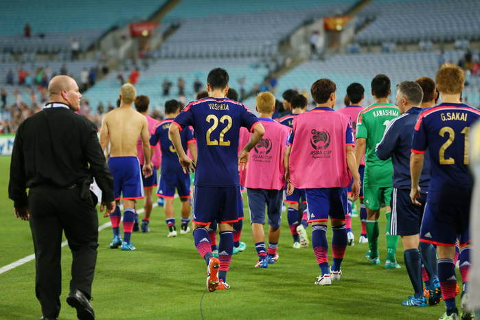 AFC Asian Cup 2015 Quarterfinals. Japan loses in penalty shootout Japan team group  JPN  JANUARY 23, 2015   Football   Soccer : Japan players look dejected after loosing the penalty shoot out during the AFC Asian Cup Australia 2015 quarter final match between Japan   United Arab Emirates at the Stadium Australia in Sydney, Australia.   Photo by Yohei Osada AFLO SPORT   1156 . 