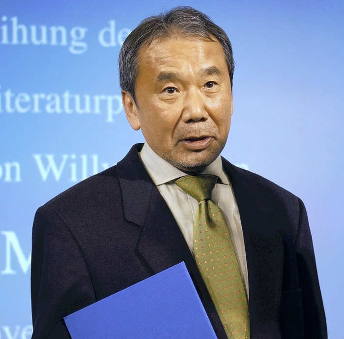  Caution for use Haruki Murakami attends the award ceremony of the German newspaper Welt Literary Award in the city of Berlin. Author Haruki Murakami attends the award ceremony for the German newspaper Welt Literature Prize in Berlin, November 7, 2014.