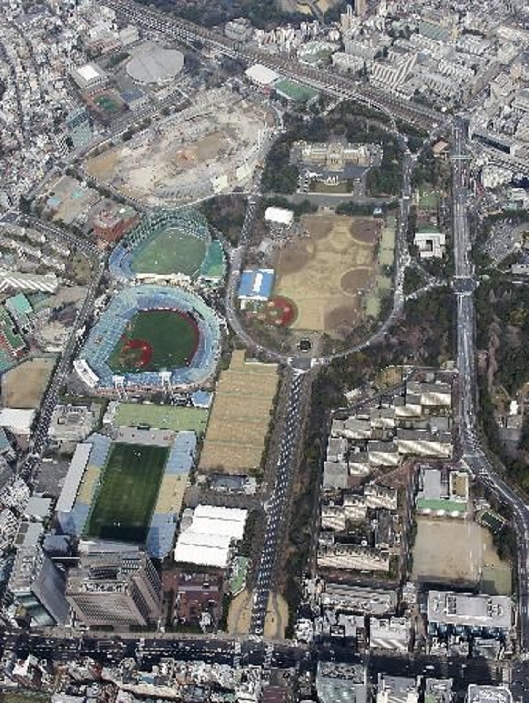 Redevelopment of Jingu Outer Garden Ballpark and Chichibu Palace to be exchanged The Jingu Gaien area to be redeveloped  10:12 a.m., Tokyo 28th, around Minato and Shinjuku wards, from the head office helicopter .