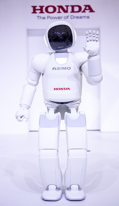 Seoul Auto Show  April 2, 2015  Asimo, Apr 2, 2015 : Asimo, human shaped robot developed by Japanese automaker Honda shows its ability during a press preview of the Seoul Motor Show in Goyang, north of Seoul, South Korea.   Photo by Lee Jae Won AFLO   SOUTH KOREA 