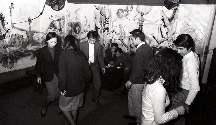 Gogo Cafe  February 24, 1971  February 24, 1971, Tokyo, Japan   Patrons take to the foor to dance at a Tokyo Go Go cafe, a coffee shop with ample dance space with blaring rock music.  Photo by Haruyoshi Yamaguchi AFLO  VTY  mis 