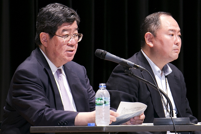TPP Government Task Force First public meeting  L to R  Kazuhisa Shibuya, Deputy Chief Domestic Coordinator and Shinji Yada Counsellor, speak during a briefing about the status of the TPP on May 15, 2015, Tokyo, Japan. About 500 people attended a meeting to listen the Japanese Government task force explain the status of Japan s participation in the Trans Pacific Partnership  TPP .  Photo by Rodrigo Reyes Marin AFLO 