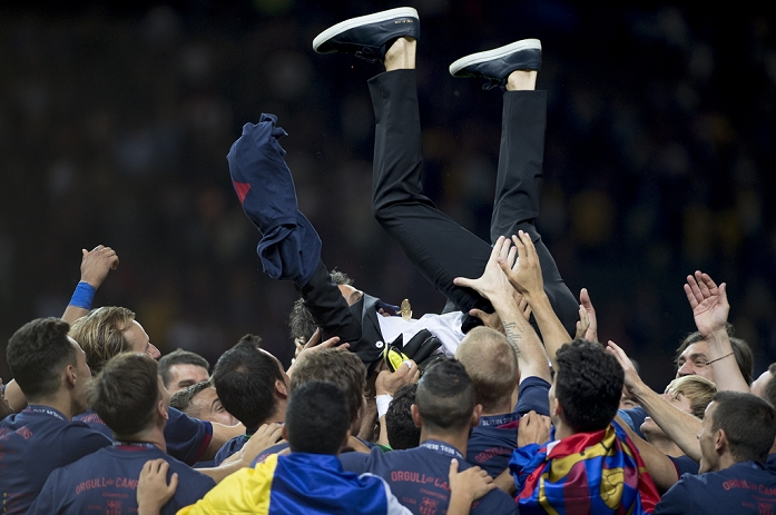 UEFA Champions League Barcelona wins fifth championship and triple crown Luis Enrique  Barcelona , JUNE 6, 2015   Football   Soccer : Barcelona head coach Luis Enrique is thrown in the air after winning the UEFA Champions League Final match between Juventus 1 3 FC Barcelona at Olympiastadion in Berlin, Germany.  Photo by Maurizio Borsari AFLO 