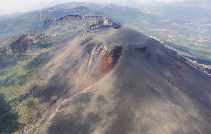 Volcanic Activity Increased at Mt. Alert Level Raised  May 2015 data photo  Mt. Asama, eruption alert level raised to 2  May 25, from Honsha s helicopter .