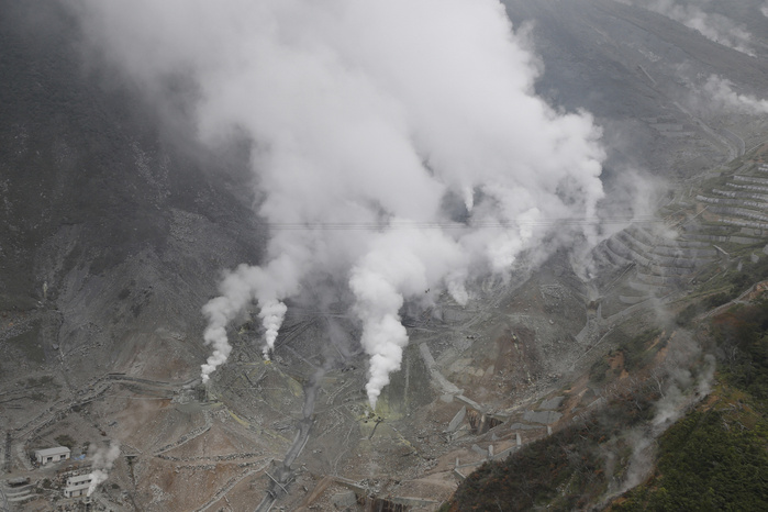 Hakone eruption Eruption around Owakudani Raise eruption alert level White steam rises from Owakudani on Mount Hakone in Odawara, Kanagawa Prefecture, Japan, at 2:32 p.m. on June 30, 2015, from the head office helicopter.