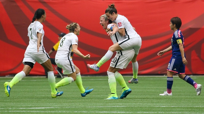 2015 FIFA Women s World Cup Final USA Wins 3rd title in 4 tournaments United States team group  USA , JULY 5, 2015   Football   Soccer : Shannon Boxx, Amy Rodriguez, Abby Wambach and Kelley O Hara of the United States celebrate as Aya Miyama walks past them after the FIFA Women s World Cup Canada 2015 Final match between United States 5 2 Japan at BC Place in Vancouver, Canada.  Photo by AFLO 
