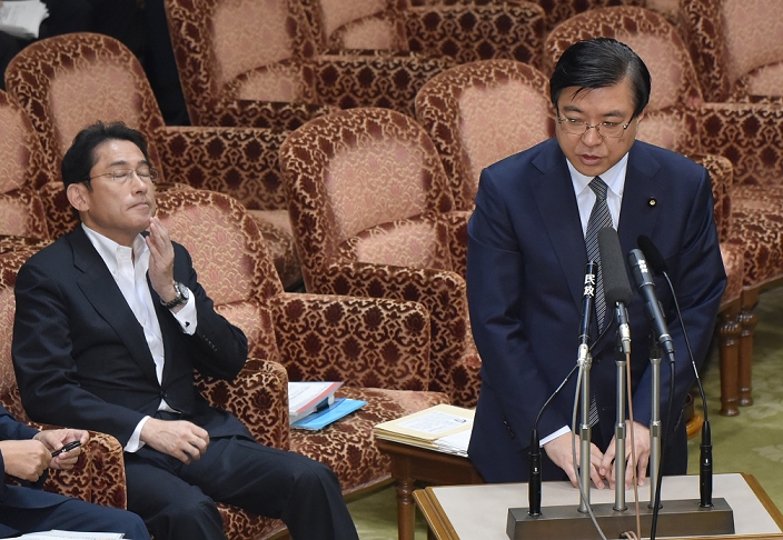 Aide Isozaki apologizes for remarks by a special committee member of the House of Councillors. August 3, 2015, Tokyo, Japan   Yosuke Isozaki is grilled by Tetsuro Fukuyama of the opposition Democratic Party of Japan as a senior adviser to Japanese Prime Minister Shinzo Abe is summoned as an unsworn witness by a House of Councillors special panel on security legislation in Tokyo on Monday, August 3, 2015. Isozaki said recently that the legality of the contentious security bills currently being deliberated in the upper house was unimportant as was their consistency with the Constitution. His comment infuriated the opposition camp, which is now demanding his resignation. At left is Foreign Minister Fumio Kishida.  Photo by Natsuki Sakai AFLO  AYF  mis 