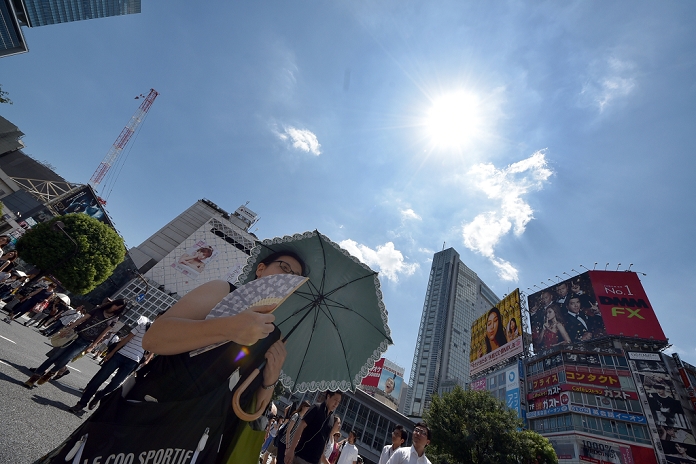 Tokyo Metropolis Experiences Seventh Consecutive Day of Extreme Heat Longest Record in Observation History August 6, 2015, Tokyo, Japan   Tokyo endures the longest heat wave ever recorded on Thursday, August 6, 2015. The temperature reaches 35.1 degrees Celsius before noon Thursday, marking the seventh consecutive day of highs at or above 35 C.  Photo by Natsuki Sakai AFLO  AYF  mis 